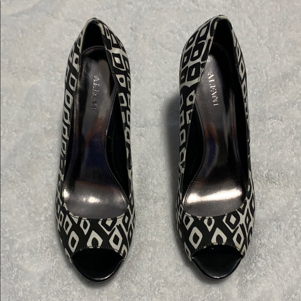 Alfani | Peep toe heels | Geo print | 6 1/2